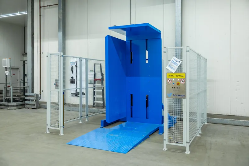 PalletRotator K13 EPT palletkantelaar met oprit voor palletwagen